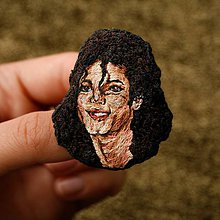 Brošne - Brošňa ručne vyšívaná Michael Jackson - 11068090_