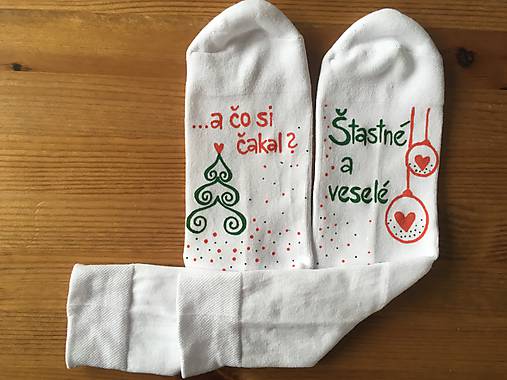 Maľované vianočné ponožky s nápisom: "A čo si čakal?..." alebo na želanie (biele (zelená + červená maľba))