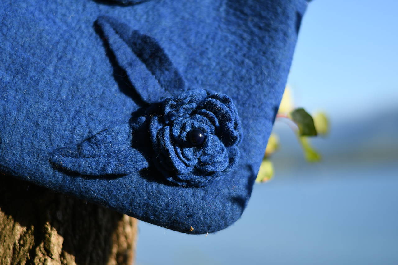 plstená kabelka - modrý kvet