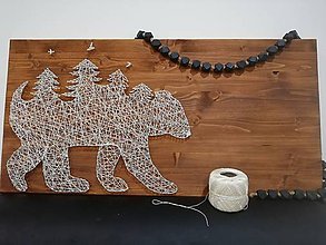 Dekorácie - Drevený string art obraz "Medveď" - 11078809_