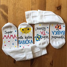 Ponožky, pančuchy, obuv - Maľované ponožky s nápisom : "Super MAMA/MAMKA/ ešte lepšia BABIČKA" (sada) - 11085139_