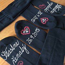 Ponožky, pančuchy, obuv - Maľované ponožky pre novomanželov / k výročiu svadby (čierne s bielo červenou maľbou) - 11092564_