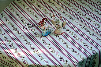 Úžitkový textil - Obrus.  Rustikálny v retro štýle - šípkový - 11096796_