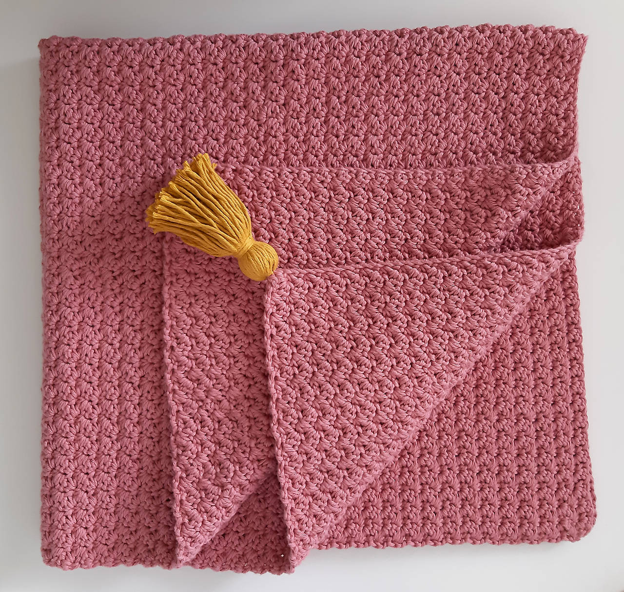 Ružová deka so zlatým strapcom +darček