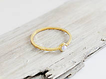 Prstene - 585/1000 zlatý prsteň s prírodnou perlou - 11107851_