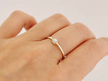 Prstene - 585/1000 zlatý prsteň s prírodnou perlou - 11107854_