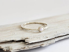 Prstene - 585/1000 zlatý prsteň s prírodnou perlou (biele zlato) - 11107856_