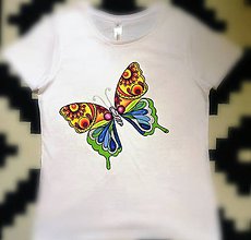 Topy, tričká, tielka - Maľované dámske tričko s motýľom - 11121265_