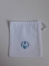 Úžitkový textil - Vrecúško s ružovou výšivkou - 11125063_