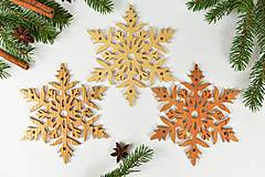 Dekorácie - Snehová vločka č.1 (sada 3ks) - drevená vianočná ozdoba - 11125188_