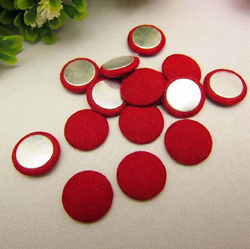 Tmavočervené textilné butonky 15mm