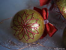 Dekorácie - ZLATO ČERVENÉ vianočné gule s 3D fotkou - 11133307_