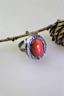 Prstene - koralový prsteň v striebre (patinované striebro) - 11135540_