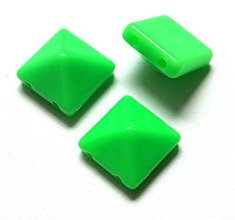 Korálky - Darček - korálky pyramídky (10 ks) (zelená) - 11141807_