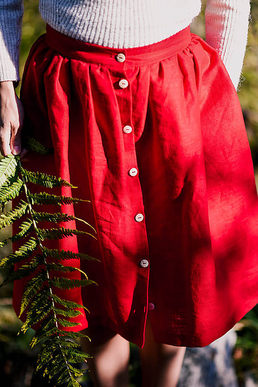 Červená ľanová sukňa