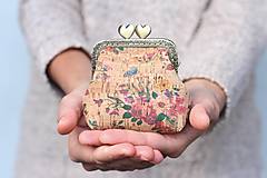Peňaženky - Korková peňaženka s kovovým rámikom - kvetinová II. - 11150462_