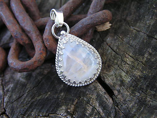 Strieborný prívesok Ag925 Mesačný kameň