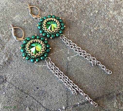 Náušnice - Výrazné zelené kvetinkové Swarovski náušnice - 11155814_