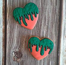 Dekorácie - Perníkové halloweenske srdce (So zeleným slizom) - 11153895_