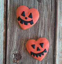 Dekorácie - Perníkové halloweenske srdce (So strašidelnou tvárou) - 11153897_