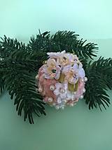 Dekorácie - Vianočná guľa s kvietkami II (pestrofarebná) - 11157539_