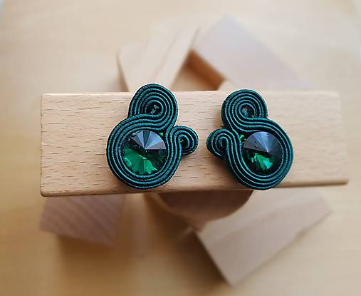 Náušnice - Kolorky - soutache earring - ručne šité šujtášové náušnice (Kolorky - šmaragdová - soutache earring - ručne šité šujtášové náušnice) - 11164257_