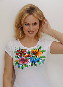 Topy, tričká, tielka - Maľované kvety na tričku... - 11163322_