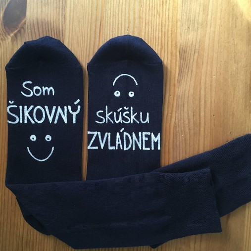 Motivačné maľované ponožky s nápisom: “Som šikovná/ý / skúšku zvládnem” (tmavomodré)
