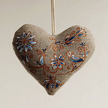 Dekorácie - FILKI folk maľované srdiečko s levanduľou (modrý vtáčik s kvetmi) - 11161170_