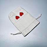 Úžitkový textil - Bavlnené vrecúško vyšívané srdiečka (♥♥) - 11181512_
