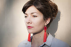 Červené náušnice so strapcom - soutache earring