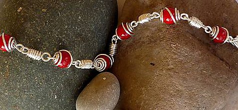 Sady šperkov - Náramok s náušnicami - červený jadeit - 11188657_