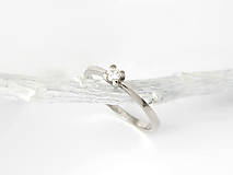 Prstene - 925/1000 strieborný zásnubný prsteň s diamantom 3mm, E,SI1 - 11194546_