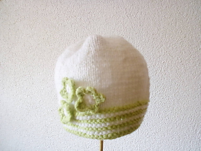 Detské čiapky - bielo-zelená čiapka - 11193509_