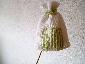 Detské čiapky - bielo-zelená čiapočka - 11193529_