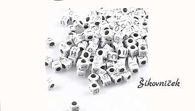 Korálky - Akrylové písmenká bielo-strieborné 6x6mm - 11199095_