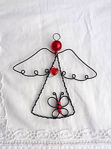 Dekorácie - anjelik s motýlikom ...červený (srdiečko) - 11205967_
