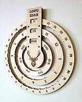 Drevený kruhový nekonečný kalendár – poľovnícky Lovu Zdar