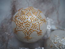 Dekorácie - ŠAMPANSKÉ vianočné gule s 3D fotkou (vzor na bokoch a na zadnej strane) - 11210461_