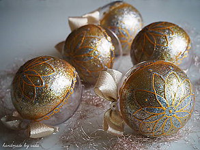 Dekorácie - STRIEBORNO ČERVENÉ vianočné gule s 3D fotkou (vzor na bokoch a na zadnej strane) - 11210383_