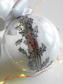 Dekorácie - BIELO STRIEBORNÉ vianočné gule s 3D fotkou (vzor na bokoch) - 11210416_