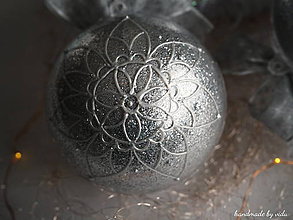 Dekorácie - STRIEBORNÉ vianočné gule s 3D fotkou (vzor na bokoch a na zadnej strane) - 11210564_
