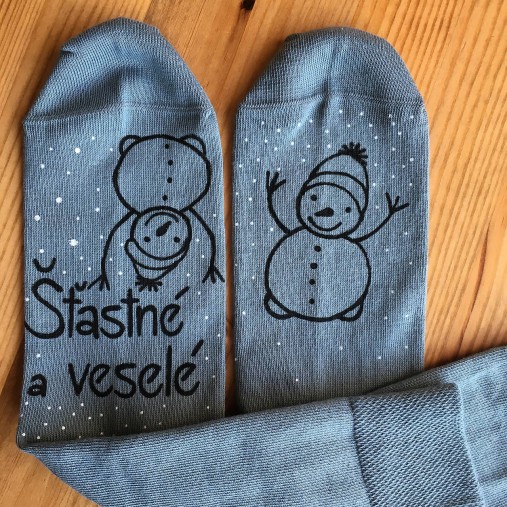 Maľované šedé vianočné ponožky s nápisom: "Šťastné a veselé..." (35-38)