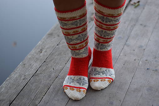  - vysoké ponožky červené s nórskym vzorom (v.39-40) - 11218326_