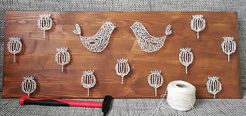 Dekorácie - Drevený string art obraz "Makovičky" - 11222423_
