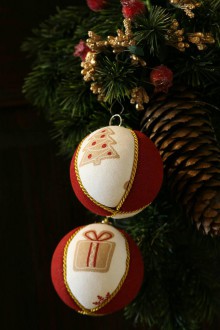 Dekorácie - Vianočné guľe "Perníček" zlaté  (stromček/darček) - 11225722_