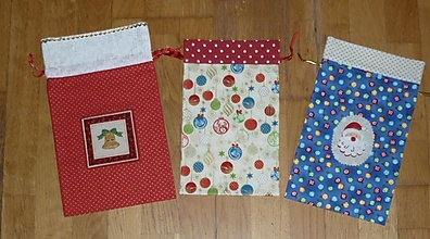 Úžitkový textil - Mikulášske/vianočné vrecúška na drobnosti  (len červené) - 11232118_