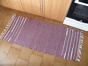 Úžitkový textil - Tkaný koberec bordový so svetlými pásikmi - 11231916_
