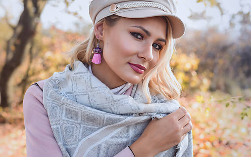 Náušnice - Krátke strapcové náušnice ružové / tassel earrings - 11241779_