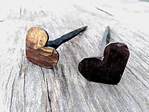 Materiál ručne robený - kovaný klinec v tvare srdca - 11244368_